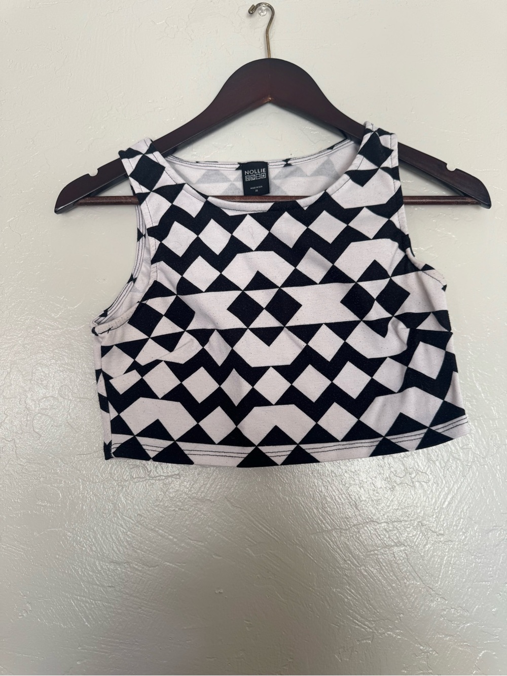 Nollie Black & White Geometric Crop Top